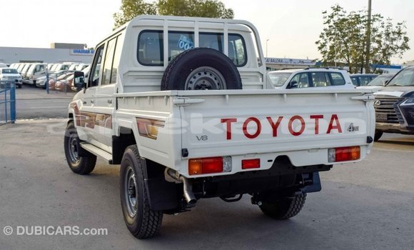 Buy Import Toyota Land Cruiser White Car in Import - Dubai in Aragatsotn Buy Import Toyota Land Cruiser White Car in Import - Dubai in Aragatsotn