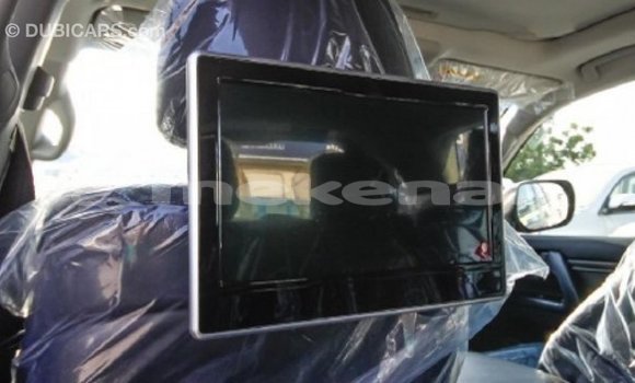 Buy Import Toyota Land Cruiser White Car in Import - Dubai in Aragatsotn Buy Import Toyota Land Cruiser White Car in Import - Dubai in Aragatsotn