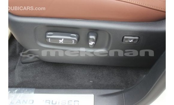 Buy Import Toyota Land Cruiser White Car in Import - Dubai in Aragatsotn Buy Import Toyota Land Cruiser White Car in Import - Dubai in Aragatsotn