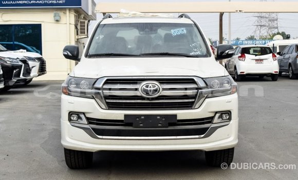 Buy Import Toyota Land Cruiser White Car in Import - Dubai in Aragatsotn Buy Import Toyota Land Cruiser White Car in Import - Dubai in Aragatsotn