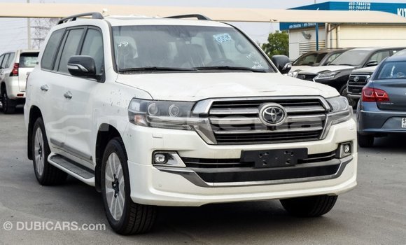 Buy Import Toyota Land Cruiser White Car in Import - Dubai in Aragatsotn Buy Import Toyota Land Cruiser White Car in Import - Dubai in Aragatsotn