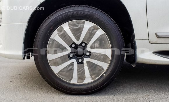 Buy Import Toyota Land Cruiser White Car in Import - Dubai in Aragatsotn Buy Import Toyota Land Cruiser White Car in Import - Dubai in Aragatsotn