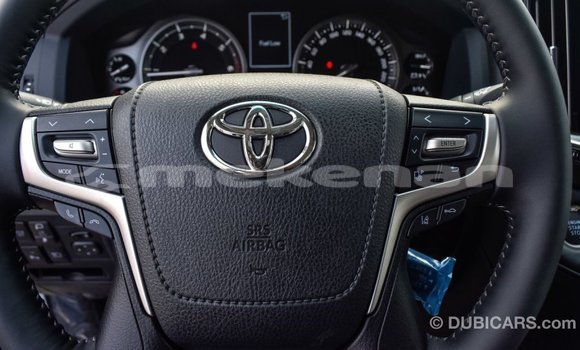 Buy Import Toyota Land Cruiser White Car in Import - Dubai in Aragatsotn Buy Import Toyota Land Cruiser White Car in Import - Dubai in Aragatsotn