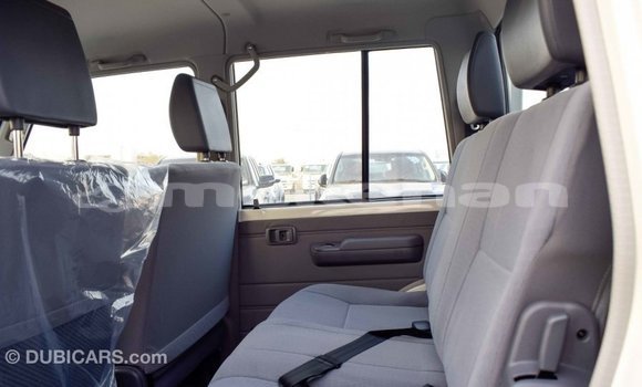 Buy Import Toyota Land Cruiser White Car in Import - Dubai in Aragatsotn Buy Import Toyota Land Cruiser White Car in Import - Dubai in Aragatsotn