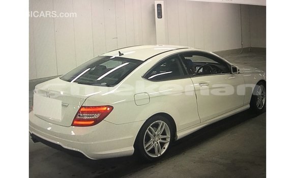 Buy Import Mercedes-Benz 190 White Car in Import - Dubai in Aragatsotn Buy Import Mercedes-Benz 190 White Car in Import - Dubai in Aragatsotn