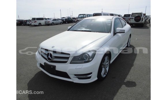 Buy Import Mercedes-Benz 190 White Car in Import - Dubai in Aragatsotn Buy Import Mercedes-Benz 190 White Car in Import - Dubai in Aragatsotn