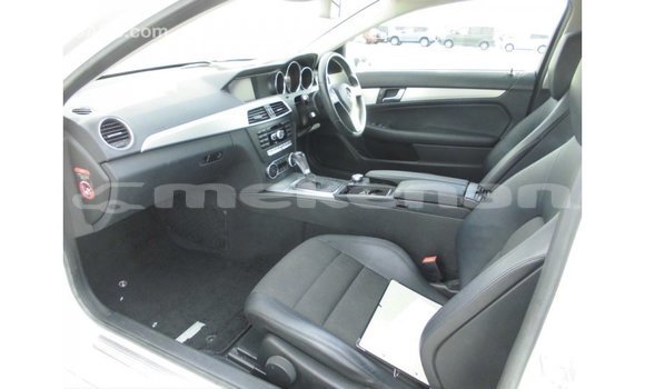 Buy Import Mercedes-Benz 190 White Car in Import - Dubai in Aragatsotn Buy Import Mercedes-Benz 190 White Car in Import - Dubai in Aragatsotn