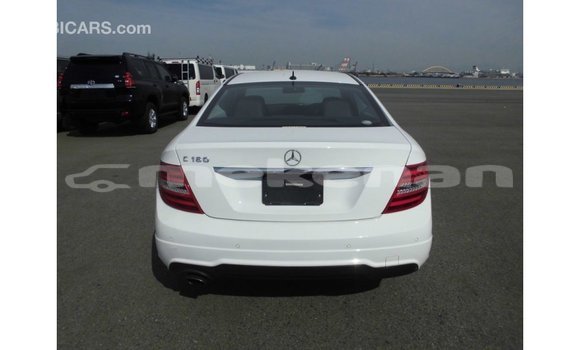 Buy Import Mercedes-Benz 190 White Car in Import - Dubai in Aragatsotn Buy Import Mercedes-Benz 190 White Car in Import - Dubai in Aragatsotn