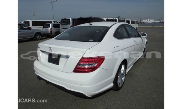 Buy Import Mercedes-Benz 190 White Car in Import - Dubai in Aragatsotn Buy Import Mercedes-Benz 190 White Car in Import - Dubai in Aragatsotn