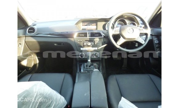 Buy Import Mercedes-Benz 200 White Car in Import - Dubai in Aragatsotn Buy Import Mercedes-Benz 200 White Car in Import - Dubai in Aragatsotn