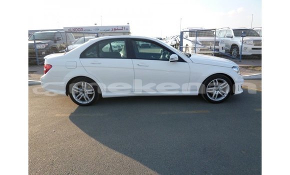 Buy Import Mercedes-Benz 200 White Car in Import - Dubai in Aragatsotn Buy Import Mercedes-Benz 200 White Car in Import - Dubai in Aragatsotn