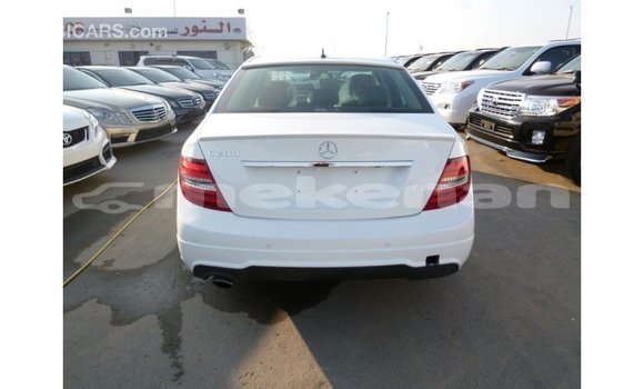 Buy Import Mercedes-Benz 200 White Car in Import - Dubai in Aragatsotn Buy Import Mercedes-Benz 200 White Car in Import - Dubai in Aragatsotn