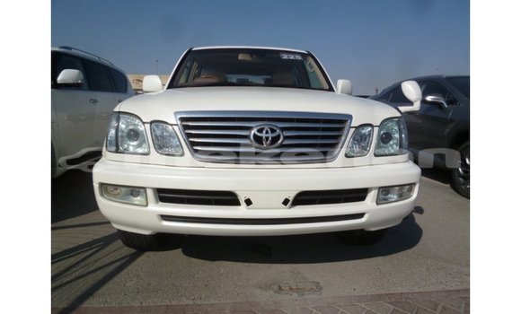 Buy Import Toyota Land Cruiser White Car in Import - Dubai in Aragatsotn Buy Import Toyota Land Cruiser White Car in Import - Dubai in Aragatsotn
