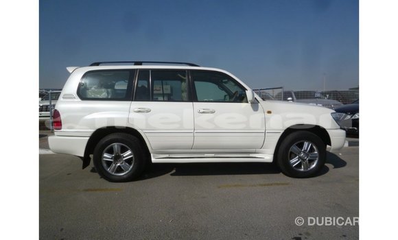 Buy Import Toyota Land Cruiser White Car in Import - Dubai in Aragatsotn Buy Import Toyota Land Cruiser White Car in Import - Dubai in Aragatsotn