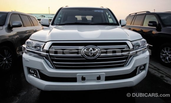 Buy Import Toyota Land Cruiser White Car in Import - Dubai in Aragatsotn Buy Import Toyota Land Cruiser White Car in Import - Dubai in Aragatsotn