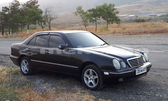 Buy Used Mercedes-Benz 300–Series Black Car in Yerevan in Yerevan Buy Used Mercedes-Benz 300–Series Black Car in Yerevan in Yerevan