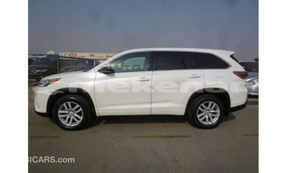 Buy Import Toyota Kluger White Car in Import - Dubai in Aragatsotn Buy Import Toyota Kluger White Car in Import - Dubai in Aragatsotn
