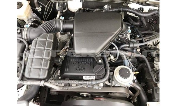 Buy Import Toyota Prado White Car in Import - Dubai in Aragatsotn Buy Import Toyota Prado White Car in Import - Dubai in Aragatsotn