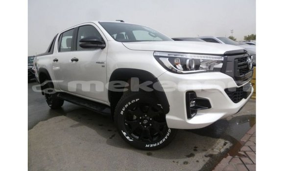 Buy Import Toyota Hilux White Car in Import - Dubai in Aragatsotn Buy Import Toyota Hilux White Car in Import - Dubai in Aragatsotn