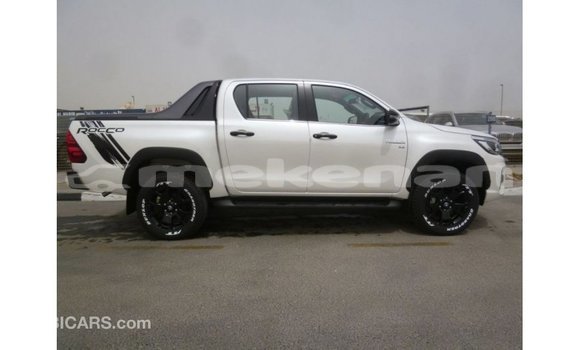 Buy Import Toyota Hilux White Car in Import - Dubai in Aragatsotn Buy Import Toyota Hilux White Car in Import - Dubai in Aragatsotn