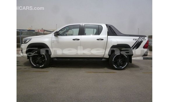Buy Import Toyota Hilux White Car in Import - Dubai in Aragatsotn Buy Import Toyota Hilux White Car in Import - Dubai in Aragatsotn