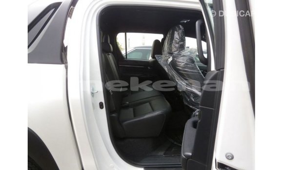 Buy Import Toyota Hilux White Car in Import - Dubai in Aragatsotn Buy Import Toyota Hilux White Car in Import - Dubai in Aragatsotn