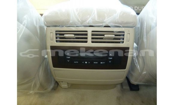 Buy Import Toyota Land Cruiser White Car in Import - Dubai in Aragatsotn Buy Import Toyota Land Cruiser White Car in Import - Dubai in Aragatsotn