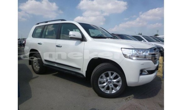Buy Import Toyota Land Cruiser White Car in Import - Dubai in Aragatsotn Buy Import Toyota Land Cruiser White Car in Import - Dubai in Aragatsotn
