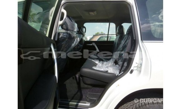 Buy Import Toyota Land Cruiser White Car in Import - Dubai in Aragatsotn Buy Import Toyota Land Cruiser White Car in Import - Dubai in Aragatsotn