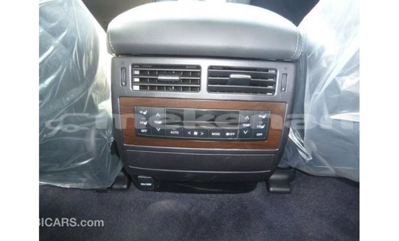 Buy Import Toyota Land Cruiser White Car in Import - Dubai in Aragatsotn Buy Import Toyota Land Cruiser White Car in Import - Dubai in Aragatsotn