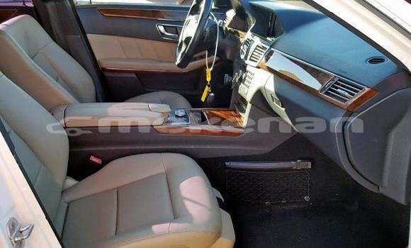 Buy Used Mercedes-Benz E-klasse White Car in Yerevan in Yerevan Buy Used Mercedes-Benz E-klasse White Car in Yerevan in Yerevan