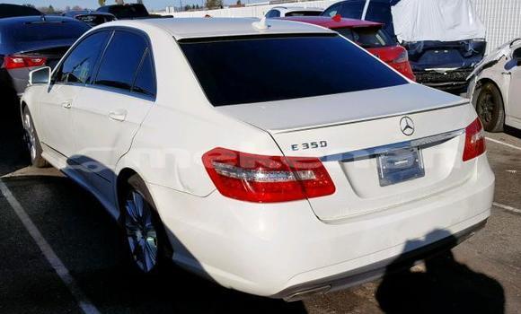 Buy Used Mercedes-Benz E-klasse White Car in Yerevan in Yerevan Buy Used Mercedes-Benz E-klasse White Car in Yerevan in Yerevan