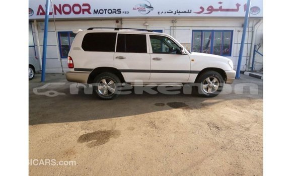Buy Import Toyota Land Cruiser White Car in Import - Dubai in Aragatsotn Buy Import Toyota Land Cruiser White Car in Import - Dubai in Aragatsotn