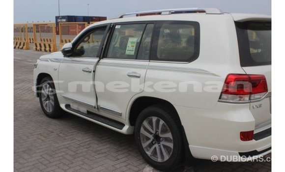Buy Import Toyota Land Cruiser White Car in Import - Dubai in Aragatsotn Buy Import Toyota Land Cruiser White Car in Import - Dubai in Aragatsotn