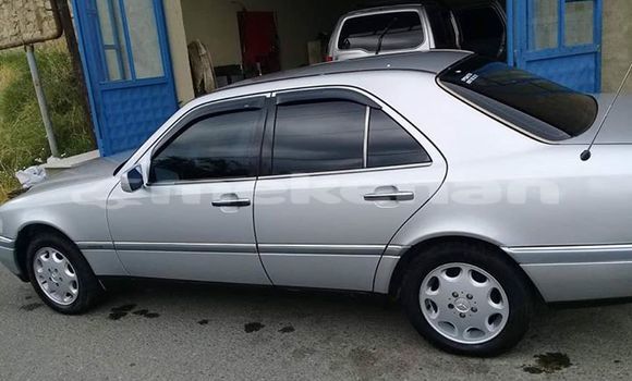 Buy Used Mercedes-Benz 300–Series Silver Car in Yerevan in Yerevan Buy Used Mercedes-Benz 300–Series Silver Car in Yerevan in Yerevan