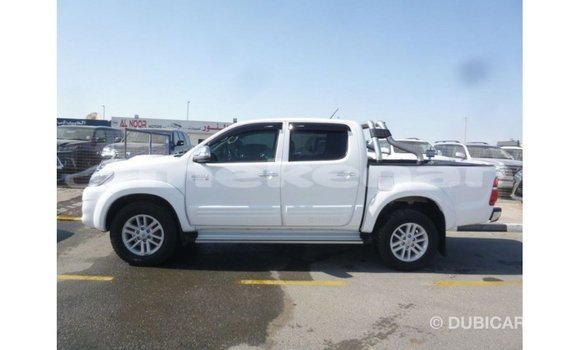 Buy Import Toyota Hilux White Car in Import - Dubai in Aragatsotn Buy Import Toyota Hilux White Car in Import - Dubai in Aragatsotn