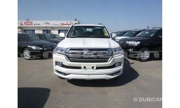 Buy Import Toyota Land Cruiser White Car in Import - Dubai in Aragatsotn Buy Import Toyota Land Cruiser White Car in Import - Dubai in Aragatsotn
