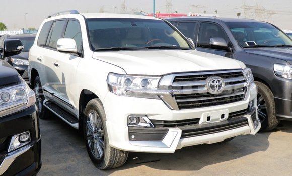 Buy Import Toyota Land Cruiser White Car in Import - Dubai in Aragatsotn Buy Import Toyota Land Cruiser White Car in Import - Dubai in Aragatsotn