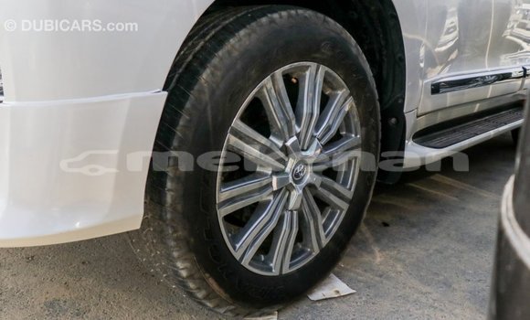 Buy Import Toyota Land Cruiser White Car in Import - Dubai in Aragatsotn Buy Import Toyota Land Cruiser White Car in Import - Dubai in Aragatsotn