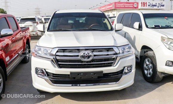Buy Import Toyota Land Cruiser White Car in Import - Dubai in Aragatsotn Buy Import Toyota Land Cruiser White Car in Import - Dubai in Aragatsotn