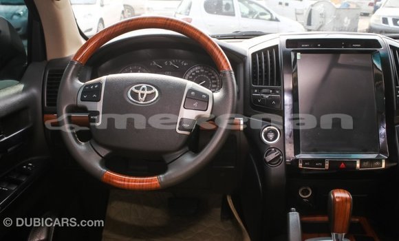 Buy Import Toyota Land Cruiser White Car in Import - Dubai in Aragatsotn Buy Import Toyota Land Cruiser White Car in Import - Dubai in Aragatsotn