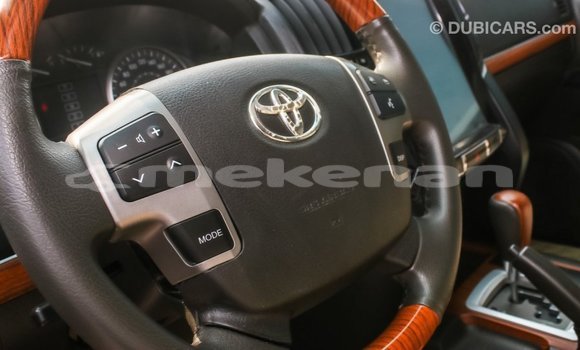 Buy Import Toyota Land Cruiser White Car in Import - Dubai in Aragatsotn Buy Import Toyota Land Cruiser White Car in Import - Dubai in Aragatsotn