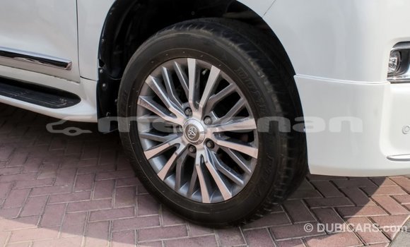 Buy Import Toyota Land Cruiser White Car in Import - Dubai in Aragatsotn Buy Import Toyota Land Cruiser White Car in Import - Dubai in Aragatsotn