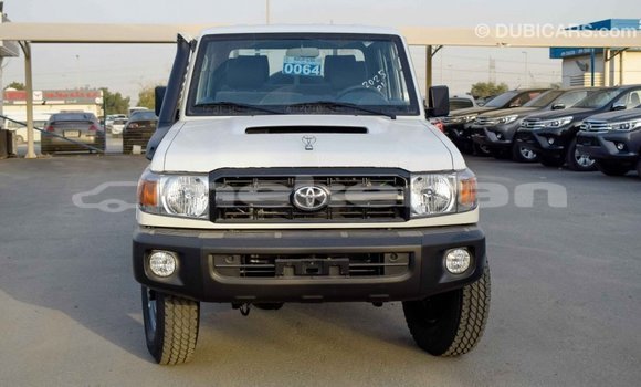 Buy Import Toyota Land Cruiser White Car in Import - Dubai in Aragatsotn Buy Import Toyota Land Cruiser White Car in Import - Dubai in Aragatsotn