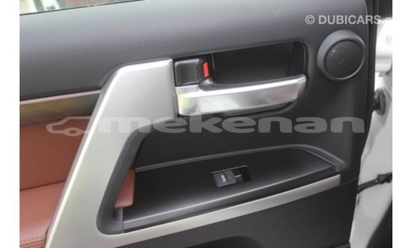Buy Import Toyota Land Cruiser White Car in Import - Dubai in Aragatsotn Buy Import Toyota Land Cruiser White Car in Import - Dubai in Aragatsotn