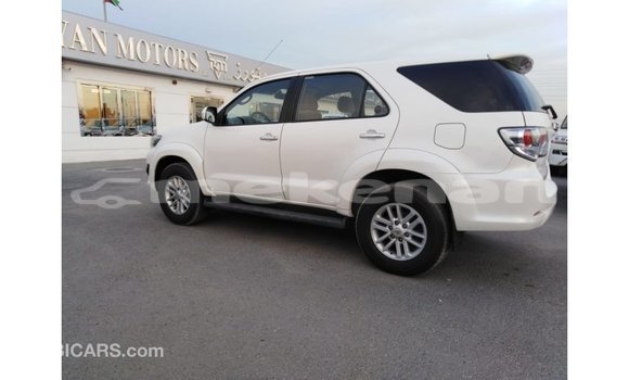 Buy Import Toyota Fortuner White Car in Import - Dubai in Aragatsotn Buy Import Toyota Fortuner White Car in Import - Dubai in Aragatsotn