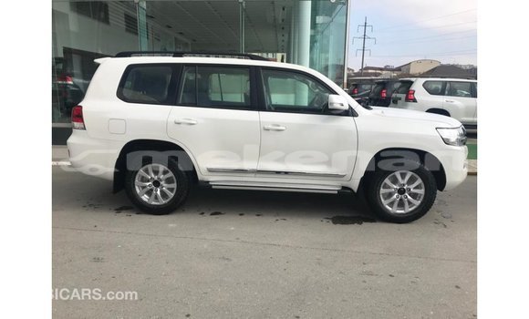 Buy Import Toyota Land Cruiser White Car in Import - Dubai in Aragatsotn Buy Import Toyota Land Cruiser White Car in Import - Dubai in Aragatsotn