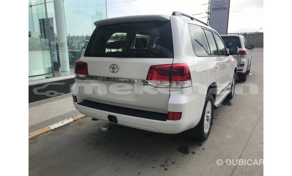 Buy Import Toyota Land Cruiser White Car in Import - Dubai in Aragatsotn Buy Import Toyota Land Cruiser White Car in Import - Dubai in Aragatsotn