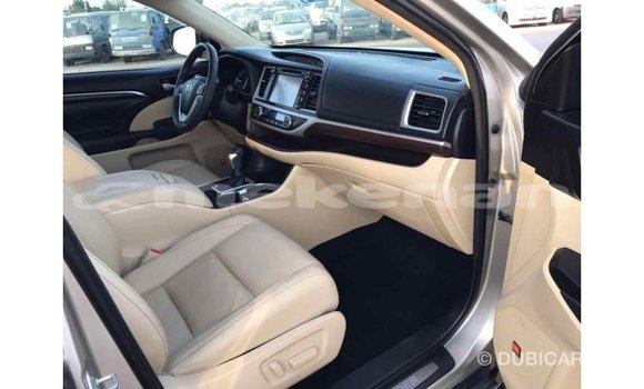 Buy Import Toyota Highlander Beige Car in Import - Dubai in Aragatsotn Buy Import Toyota Highlander Beige Car in Import - Dubai in Aragatsotn