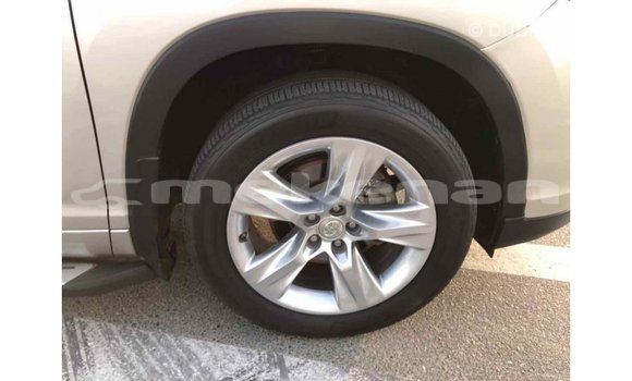 Buy Import Toyota Highlander Beige Car in Import - Dubai in Aragatsotn Buy Import Toyota Highlander Beige Car in Import - Dubai in Aragatsotn